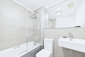 Main bathroom - click for photo gallery